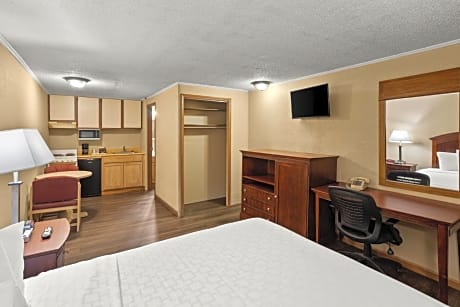Queen Bed Kitchenette Non-Smoking