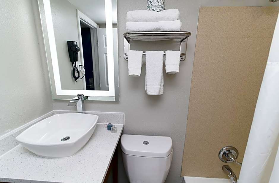 Seashire Inn & Suites