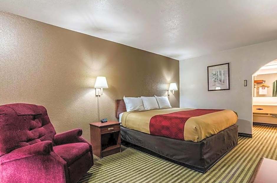 Econo Lodge Winfield
