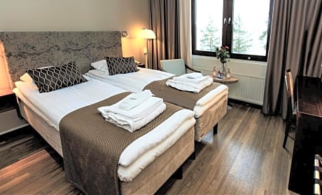Standard Twin Room - Spa Hotel Building - Spa Access Included