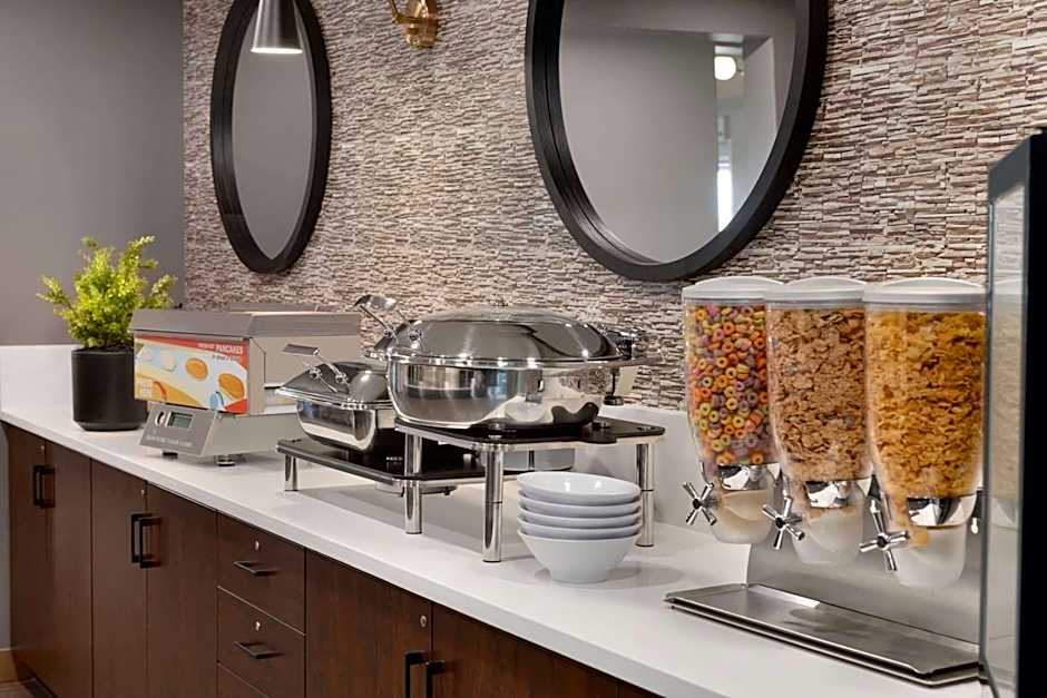 Microtel Inn & Suites By Wyndham Estevan