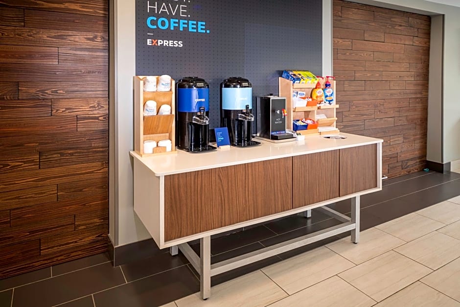 Holiday Inn Express & Suites Brevard - City Center By IHG