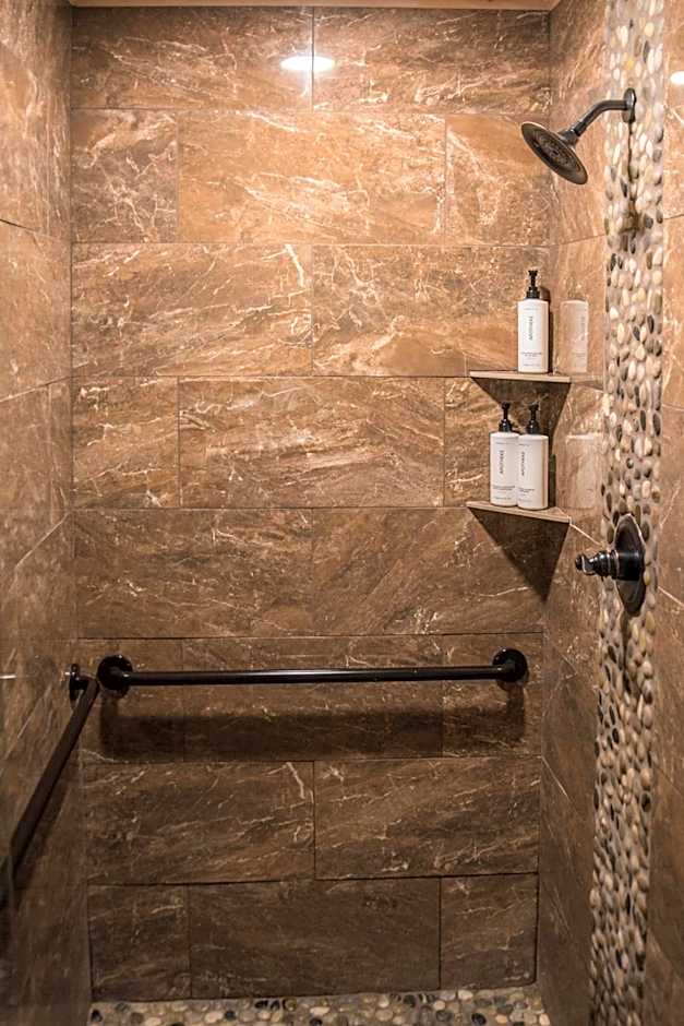 Adirondack Spruce Lodge