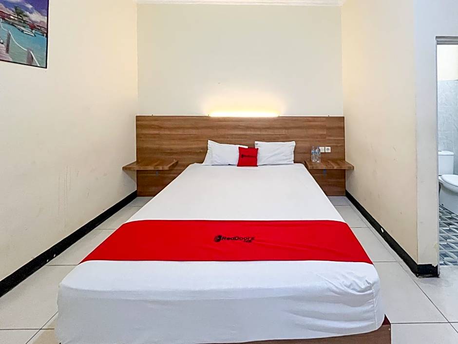 RedDoorz at Hotel Mutiara Ponorogo