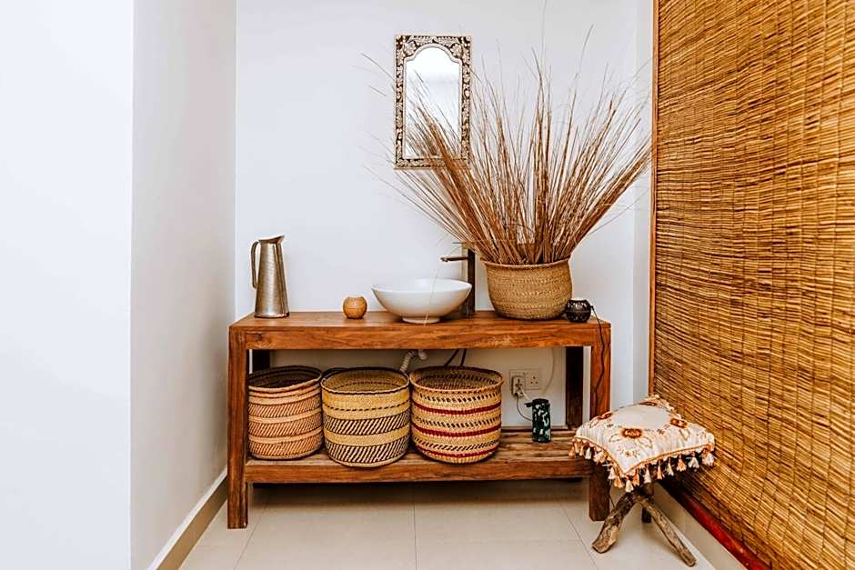 Dhow Inn Boutique Hotel