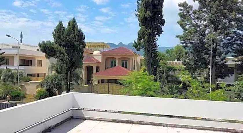 Luxury Moon Guest House – Islamabad, OH