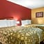 Econo Lodge Inn & Suites Maingate Central