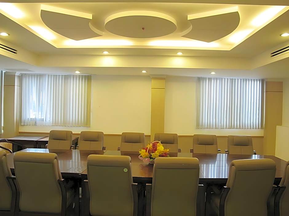 Central Park Saigon Hotel