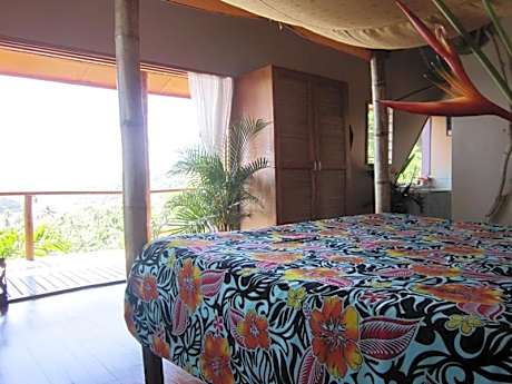 Deluxe Suite with Spa Bath