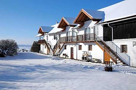 Geinberg Suites & Via Nova Lodges
