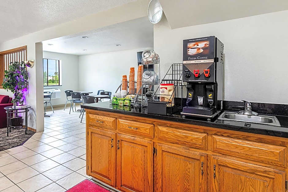 Quality Inn & Suites Howe - Sturgis