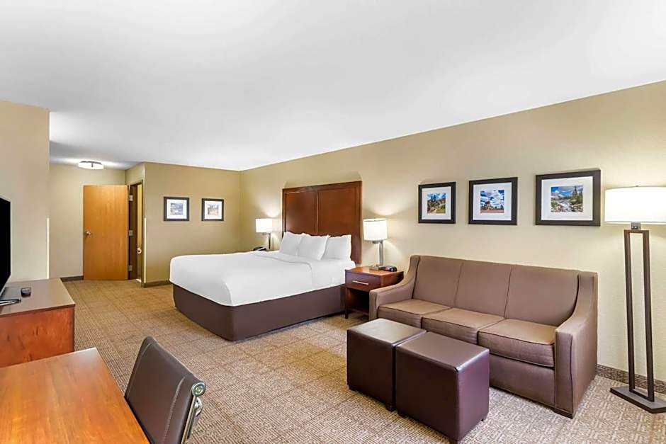 Comfort Inn & Suites Near University of Wyoming