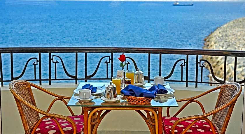 Warwick Palm Beach Hotel