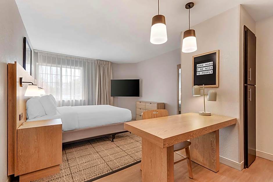 Sonesta Simply Suites Baltimore BWI Airport