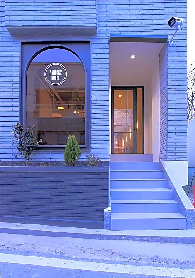 Gwangyang Seven Bricks Hotel