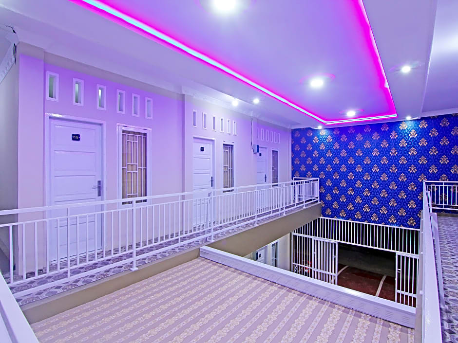 Oyo 90978 Khalifi Guesthouse Syariah 