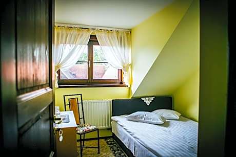 Standard Double Room with Shared Bathroom