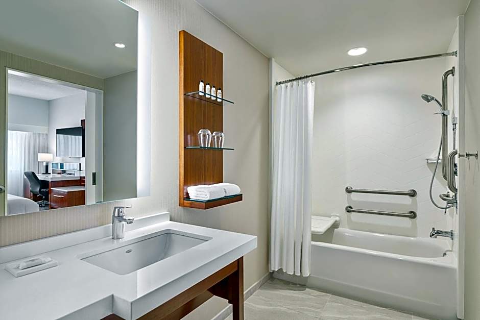 Delta Hotels by Marriott Ashland Downtown