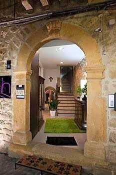 HomeHotels