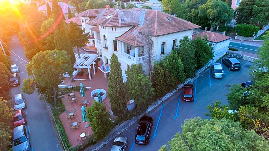 Pansion Ruža