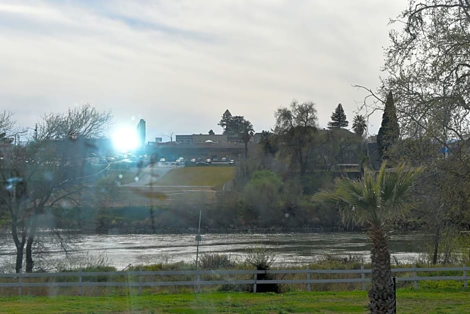 Travelodge by Wyndham Red Bluff