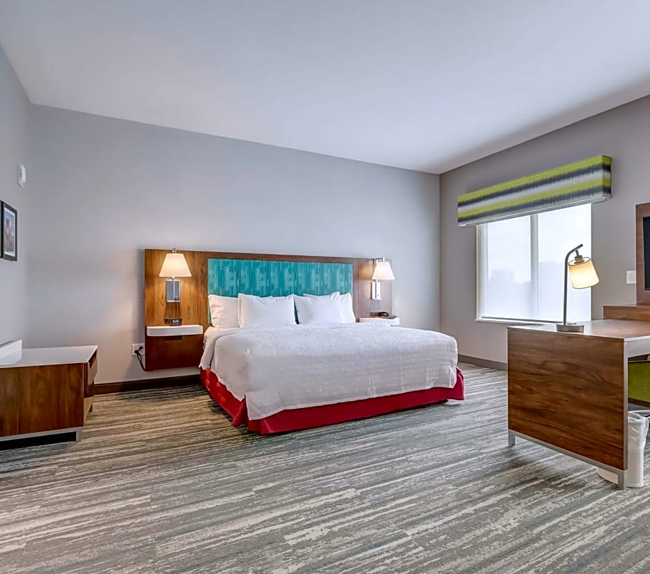 Hampton Inn & Suites Cincinnati Midtown Rookwood