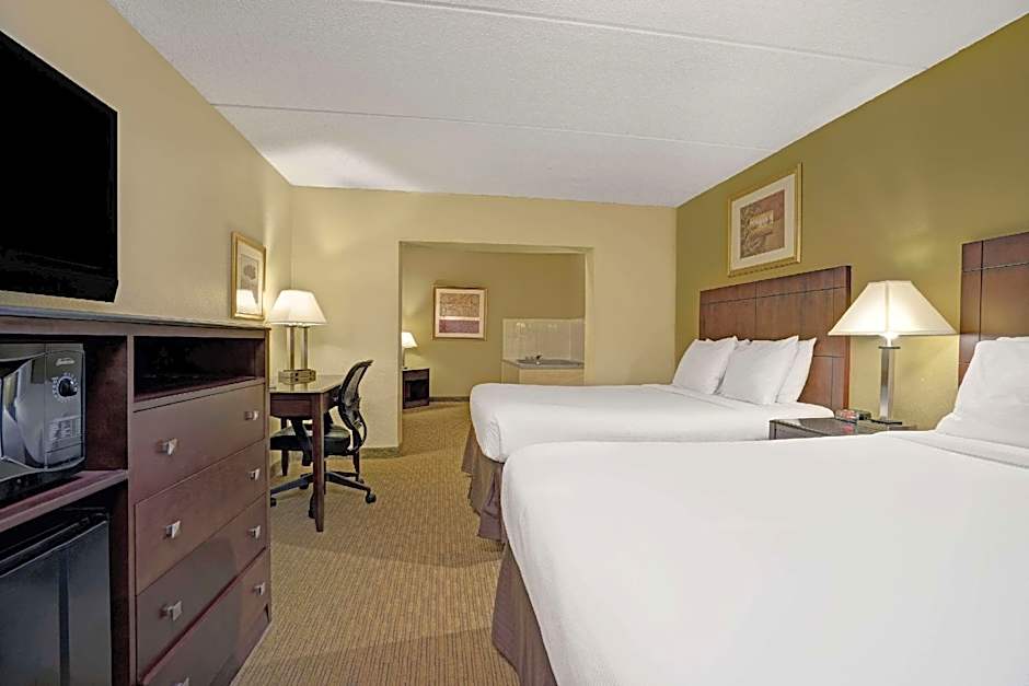 Super 8 by Wyndham Monticello