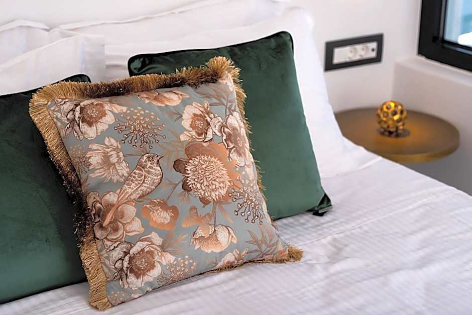 Daydream Luxury Suites