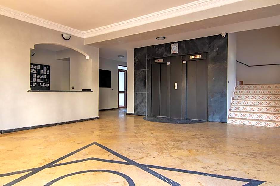 2BR Sunset Pool Beach 6 min Parking & WiFi