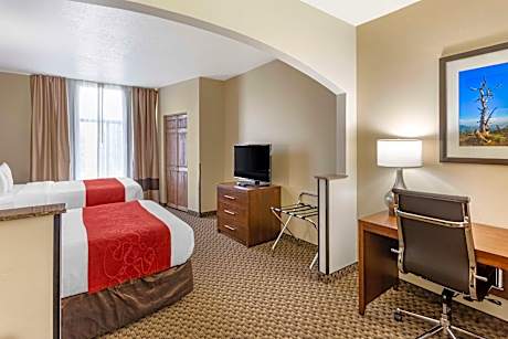 2 Queen Beds, Suite, Nonsmoking
