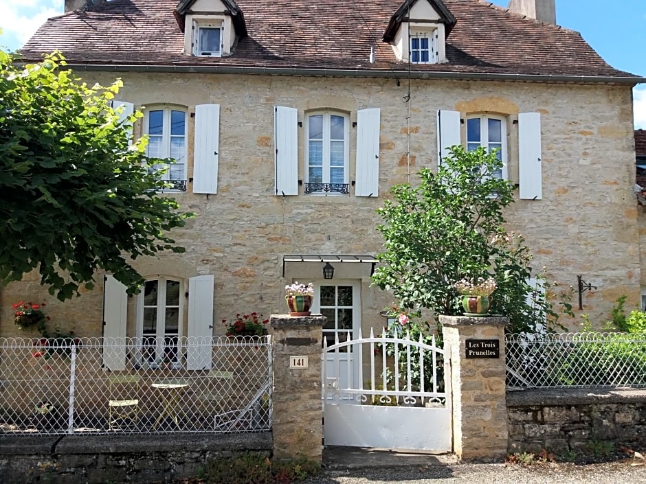 Les Trois Prunelles