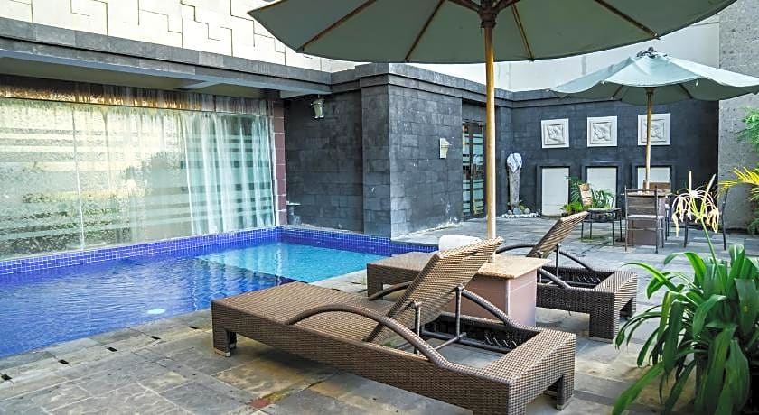 Puri Ayu Hotel