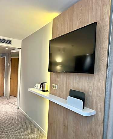 Standard King Room - Mobility Access