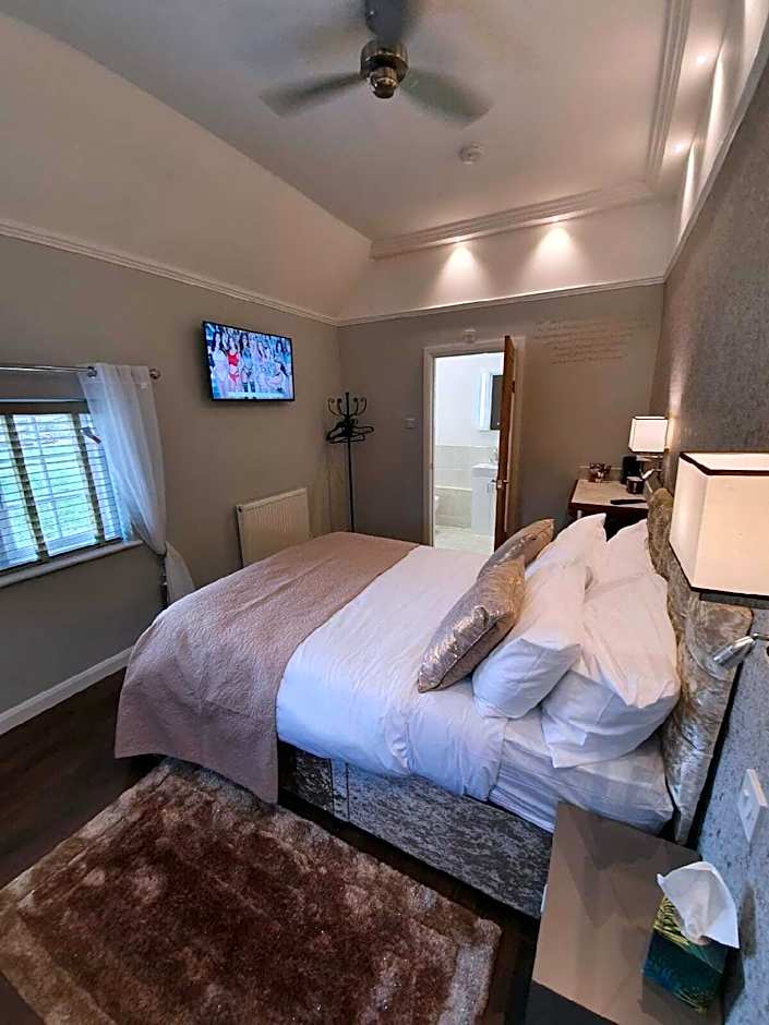 Old Thatch Bambers Green