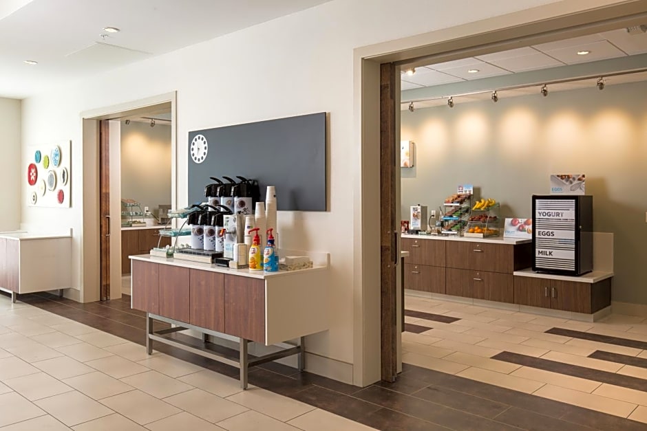 Holiday Inn Express Visalia-Sequoia Gateway Area, an IHG Hotel