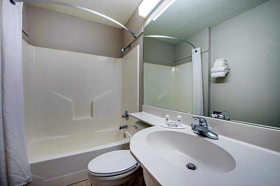Microtel Inn & Suites By Wyndham Claremore
