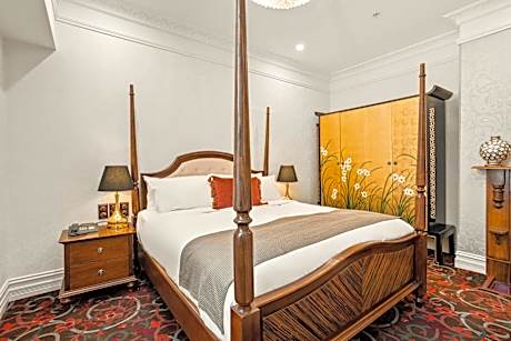 Deluxe King Suite
