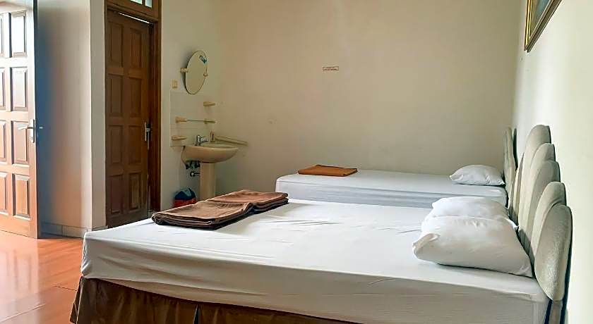 Cozy Homestay Syariah Mitra RedDoorz Bandung