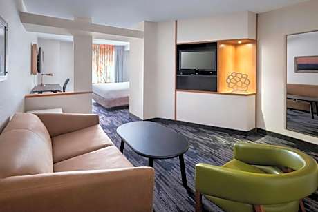 King Suite with Roll-In Shower and Sofa Bed - Mobility Access