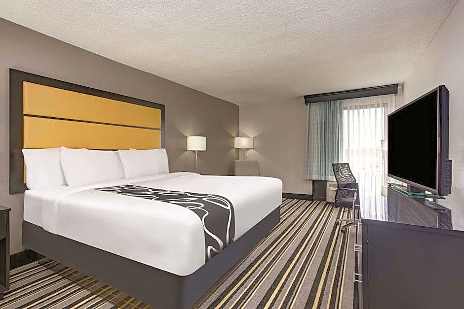 La Quinta Inn & Suites by Wyndham Jackson North