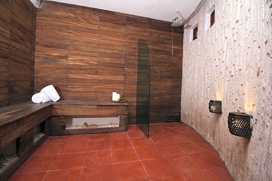 Villa Blanca Suites