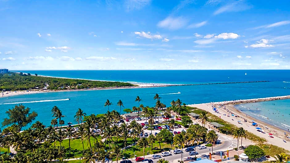 Oceanfront Inn, Private Balcony, 2 Full Beds #16