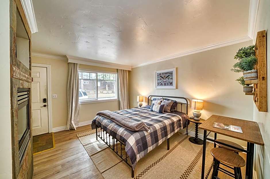 Moose and Maple Lodge