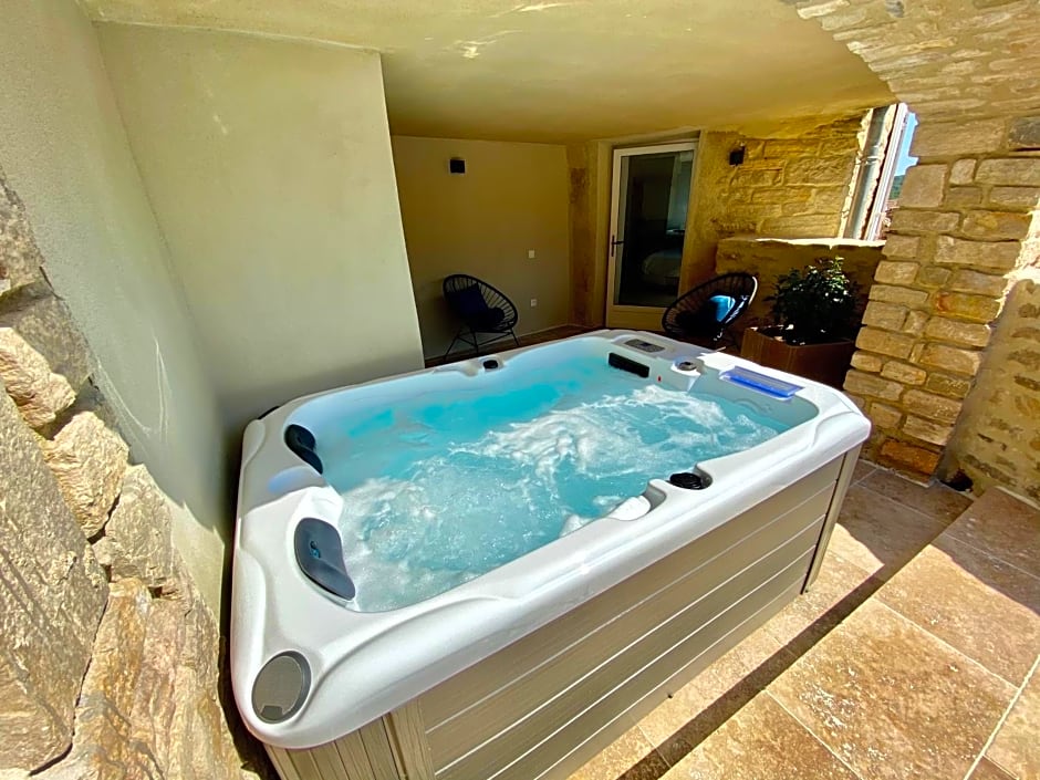 La Maison des Vendangeurs - TABLE D'HÔTES - Jacuzzi - Balnéo SPA - ACCES Piscine pour chambre Grafitti et chambre La Tour