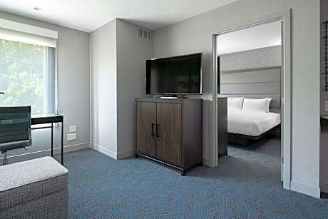 Suite, 1 Bedroom (1 King Bed and 1 Double Sofa Bed)