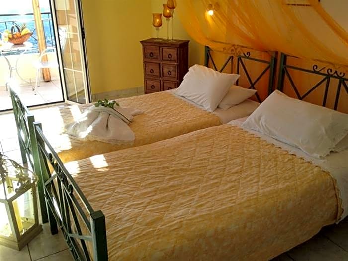 Nostos Studios & Apartments