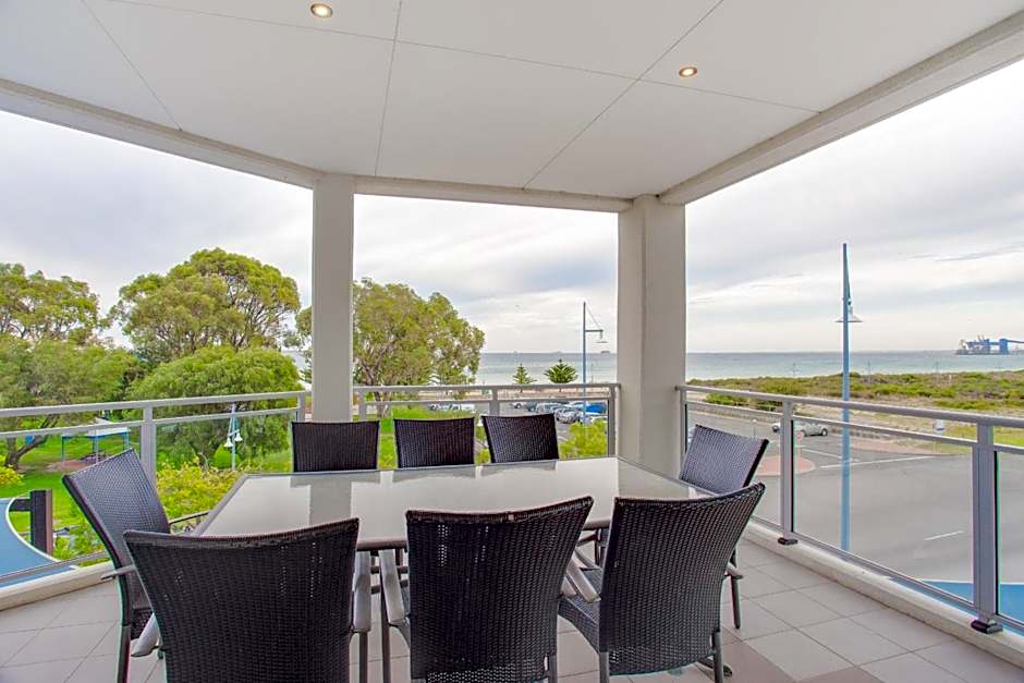 Spinnakers by Rockingham Apartments