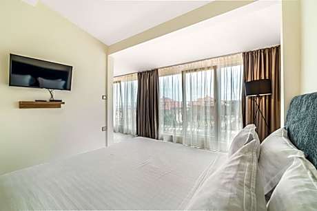 Apartment with Side Sea View (no balcony)