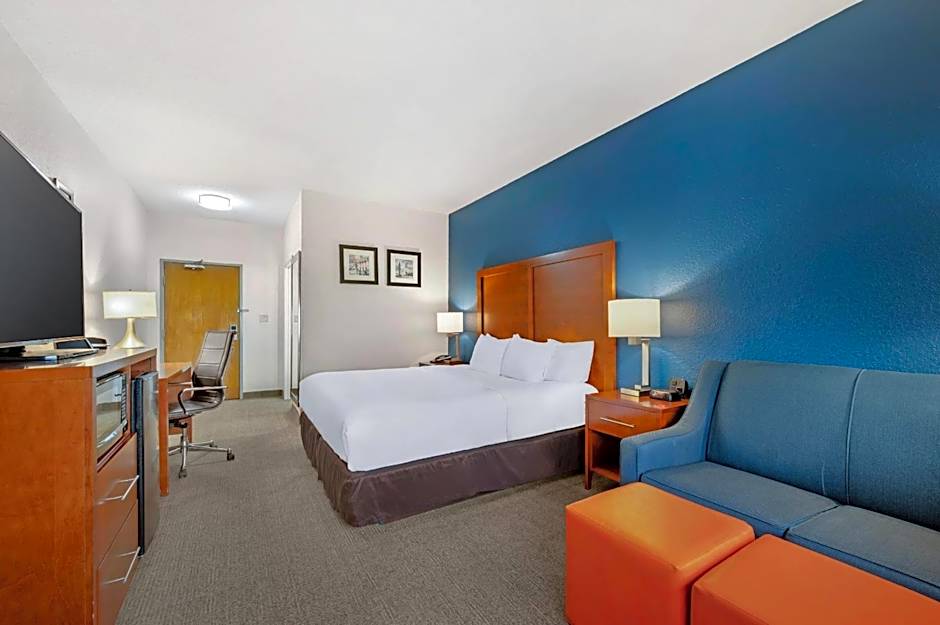 Comfort Inn & Suites North Greenfield