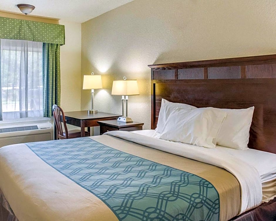 Quality Inn & Suites Suffolk West